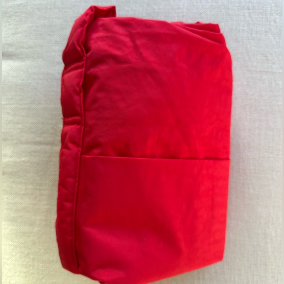 NWT BAGGU Cloud Carry-on | Candy Apple Red | Limited Edition - Picture 6 of 10